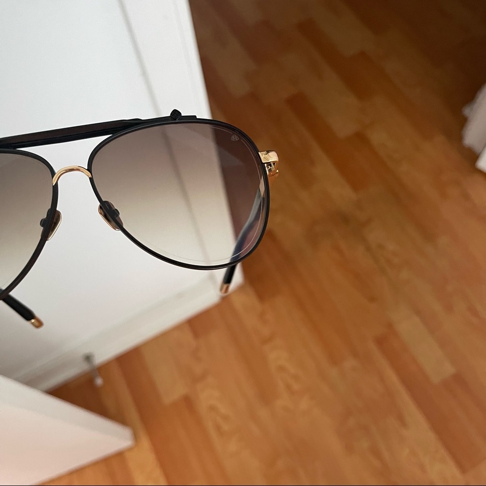 Maybach sunglasses The Hawk aviator style graded charcoal light dark